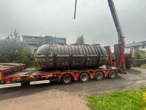 монтаж резервуара с водой