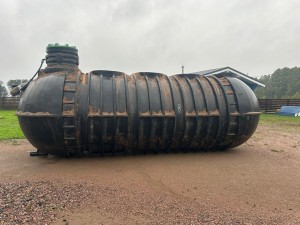 монтаж резервуара с водой